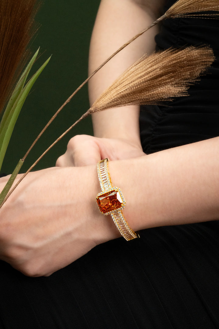 Vòng Tay Đá Màu Cam Đính Đá CZ Vàng 16K Bảo Tín K&K