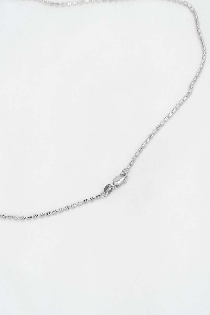 Dây Chuyền Mặt Cá Heo Chạm Hoa Văn Đính Đá CZ Kiểu Ý 750 Bảo Tín K&K