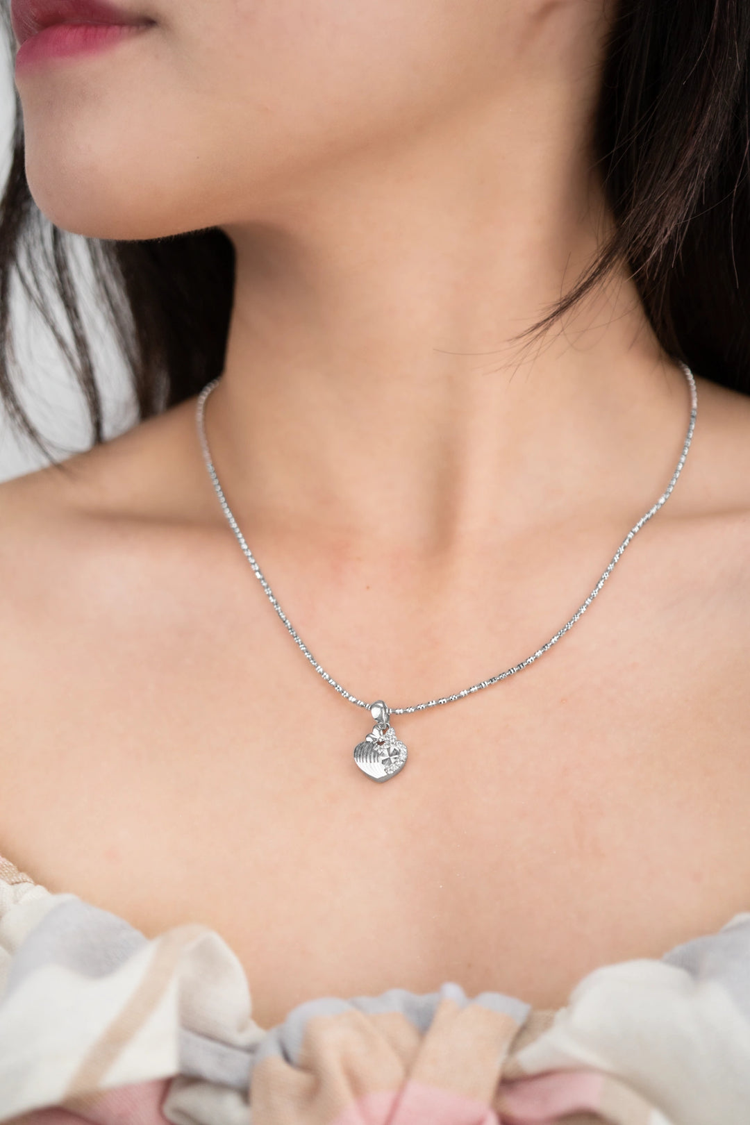 Dây Chuyền Mặt Trái Tim Nửa Viền Tấm Đính Đá CZ Kiểu Ý 750 Bảo Tín K&K