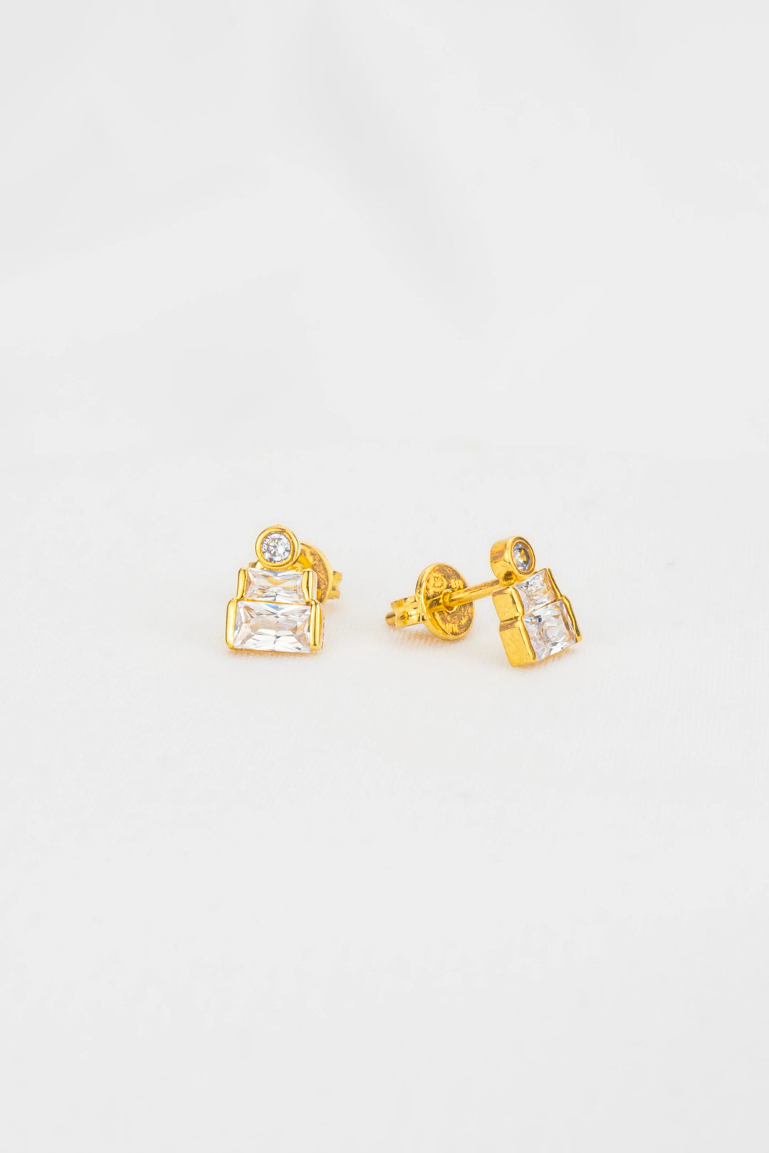 Bông Tai Hình Bánh Kem Hột Baguette Đính Đá CZ Vàng 16K Bảo Tín K&K