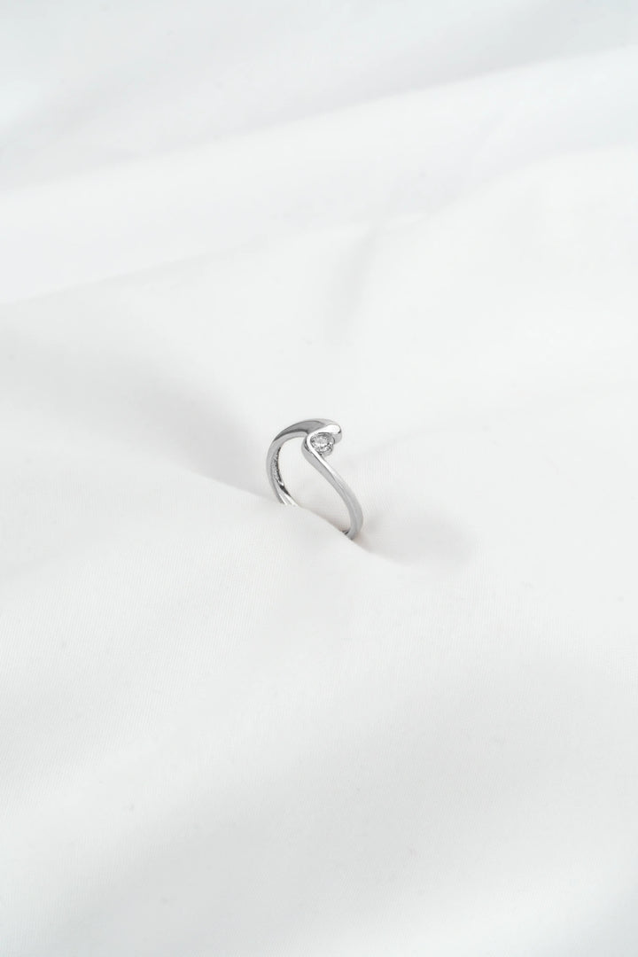 Nhẫn Gợn Sóng Đính Đá CZ Kiểu Ý 750 Bảo Tín K&K