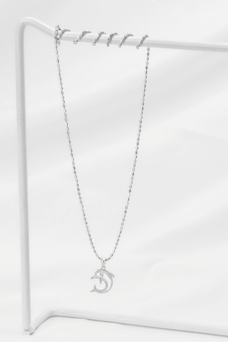 Dây Chuyền Mặt Cá Heo Chạm Hoa Văn Đính Đá CZ Kiểu Ý 750 Bảo Tín K&K