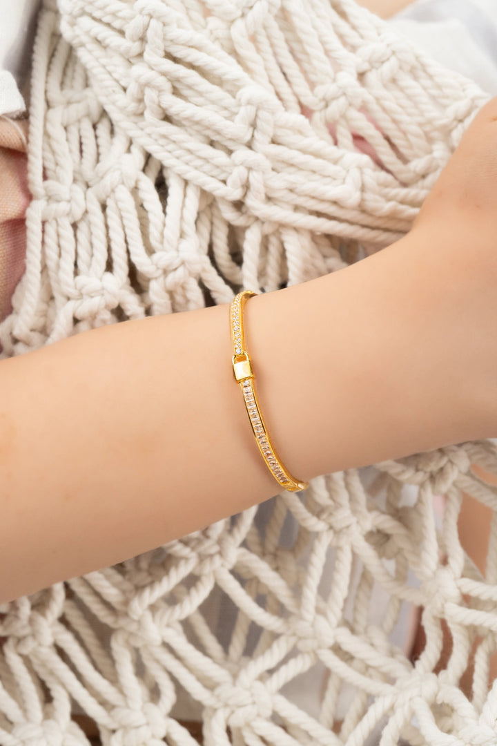 Vòng Tay Ổ Khoá Tấm Baguette Đính Đá CZ Vàng 16K Bảo Tín K&K