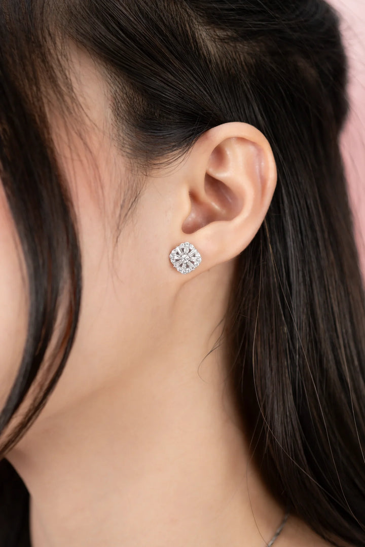 Bông Tai Hoa Vuông Tấm Baguette Đính Đá CZ Kiểu Ý 750 Bảo Tín K&K