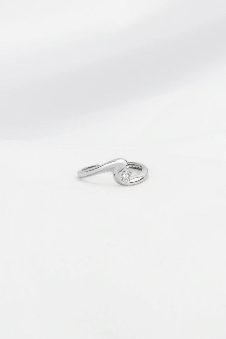 Nhẫn Gợn Sóng Đính Đá CZ Kiểu Ý 750 Bảo Tín K&K