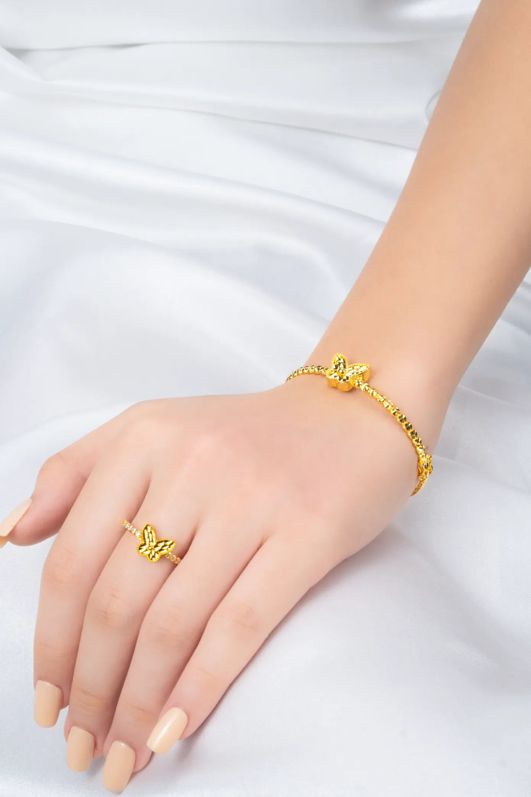 Vòng Tay Bướm Họa Tiết Nổi 3D Vàng 16K Bảo Tín K&K