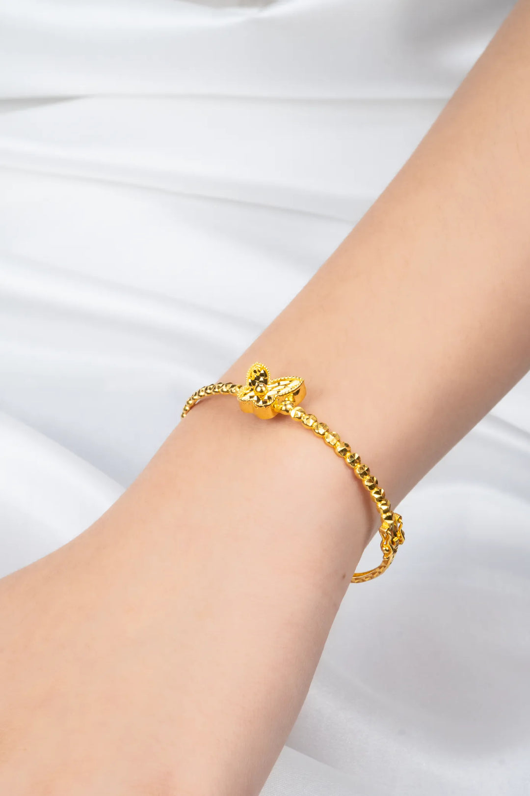 Vòng Tay Bướm Họa Tiết Nổi 3D Vàng 16K Bảo Tín K&K