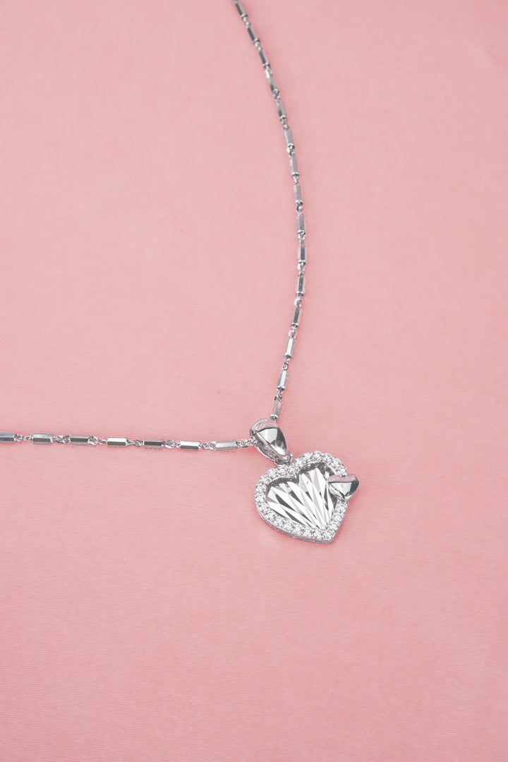 Dây Chuyền Mặt Trái Tim Viền Tấm Đính Đá CZ Kiểu Ý 750 Bảo Tín K&K