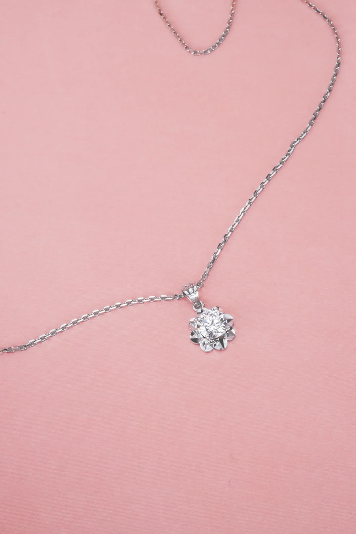 Dây Chuyền Mặt Đá Viền Hoa Đính Đá CZ Kiểu Ý 750 Bảo Tín K&K