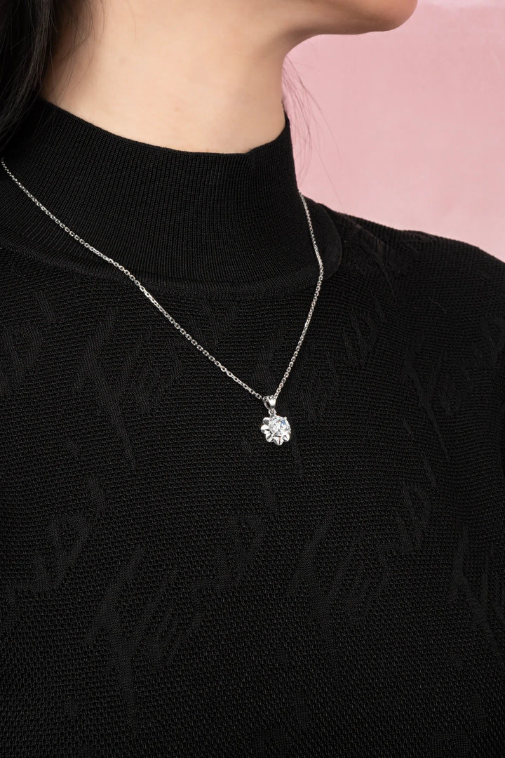 Dây Chuyền Mặt Đá Viền Hoa Đính Đá CZ Kiểu Ý 750 Bảo Tín K&K