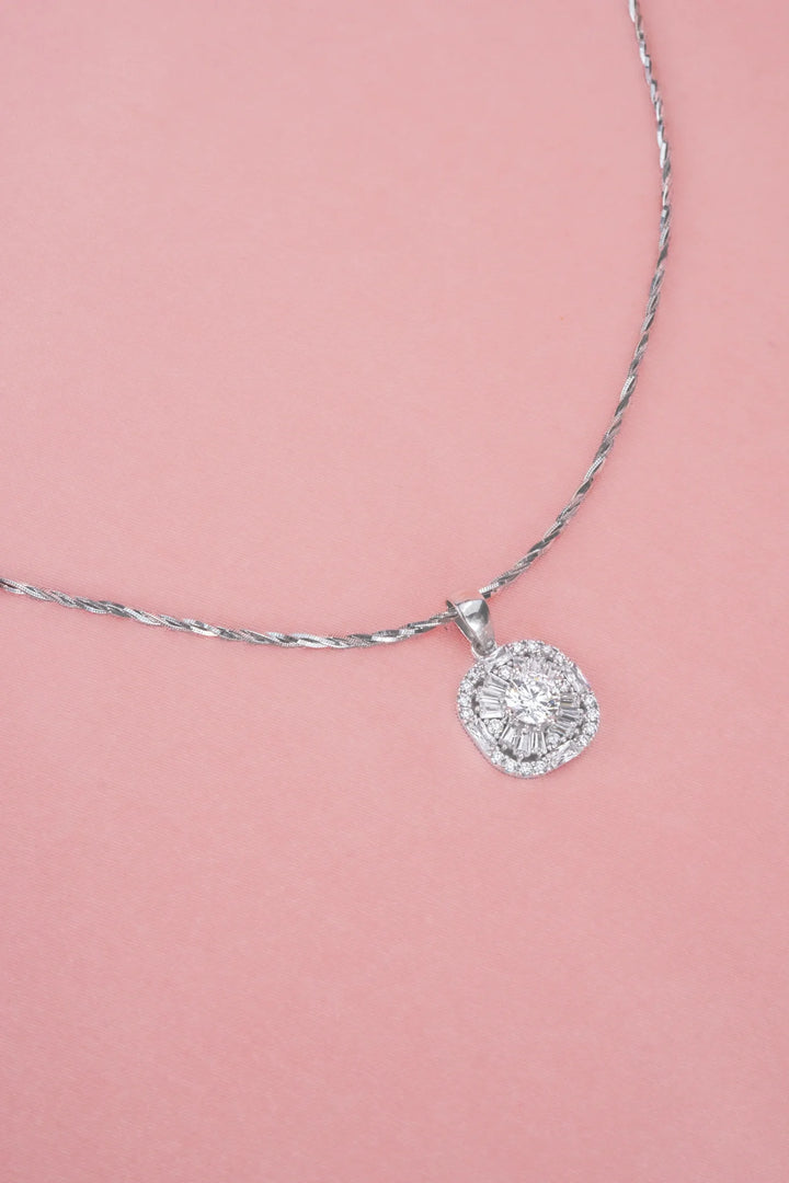 Dây Chuyền Mặt Hoa Vuông Tấm Baguette Đính Đá CZ Kiểu Ý 750 Bảo Tín K&K