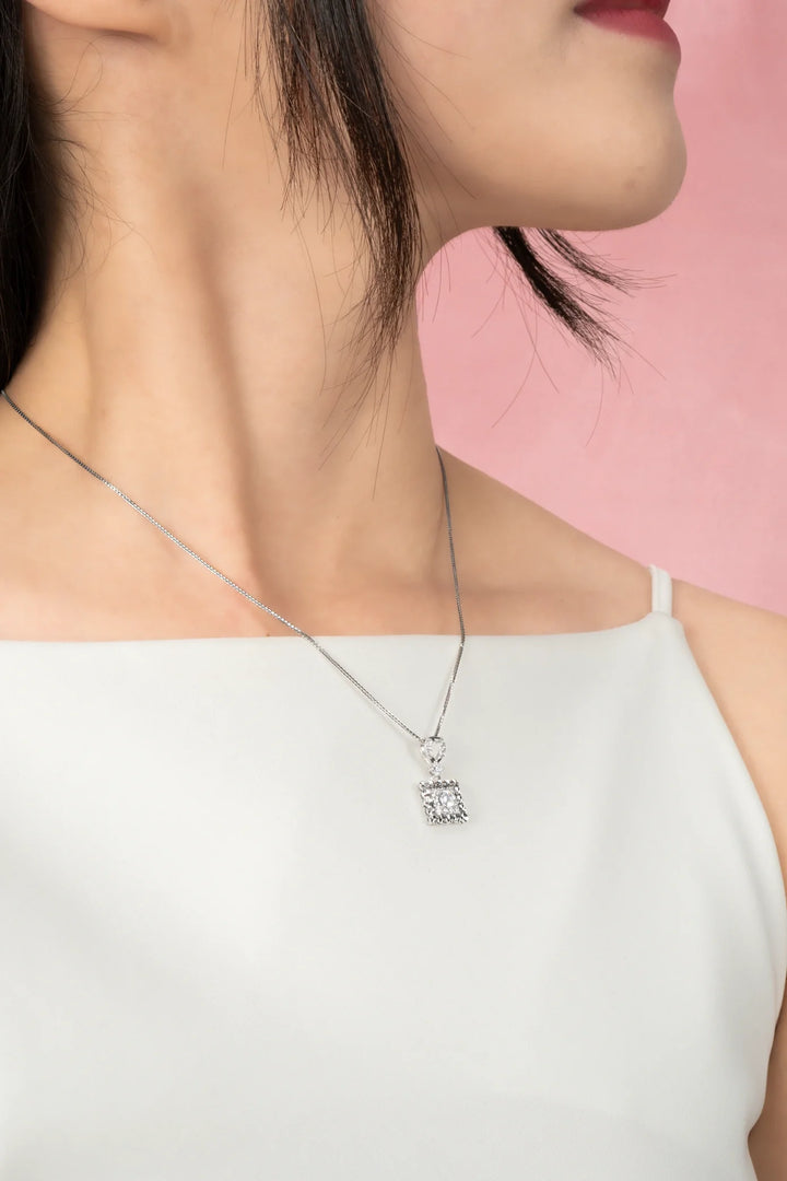 Dây Chuyền Mặt Đá Viền Khắc Máy Đính Đá Kiểu Ý 750 Bảo Tín K&K