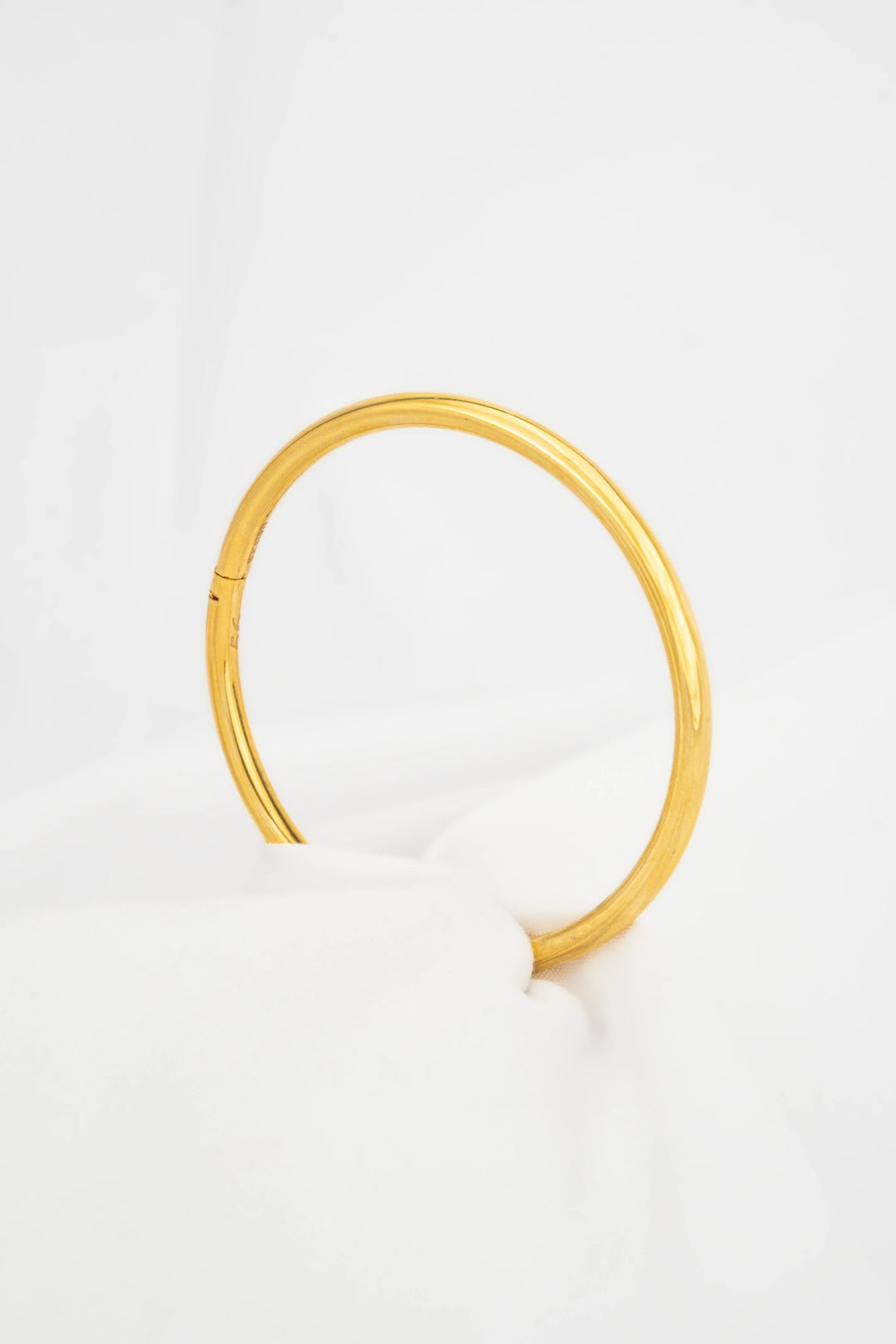 Vòng Tay Trơn Có Khoá Vàng 16K Bảo Tín K&K