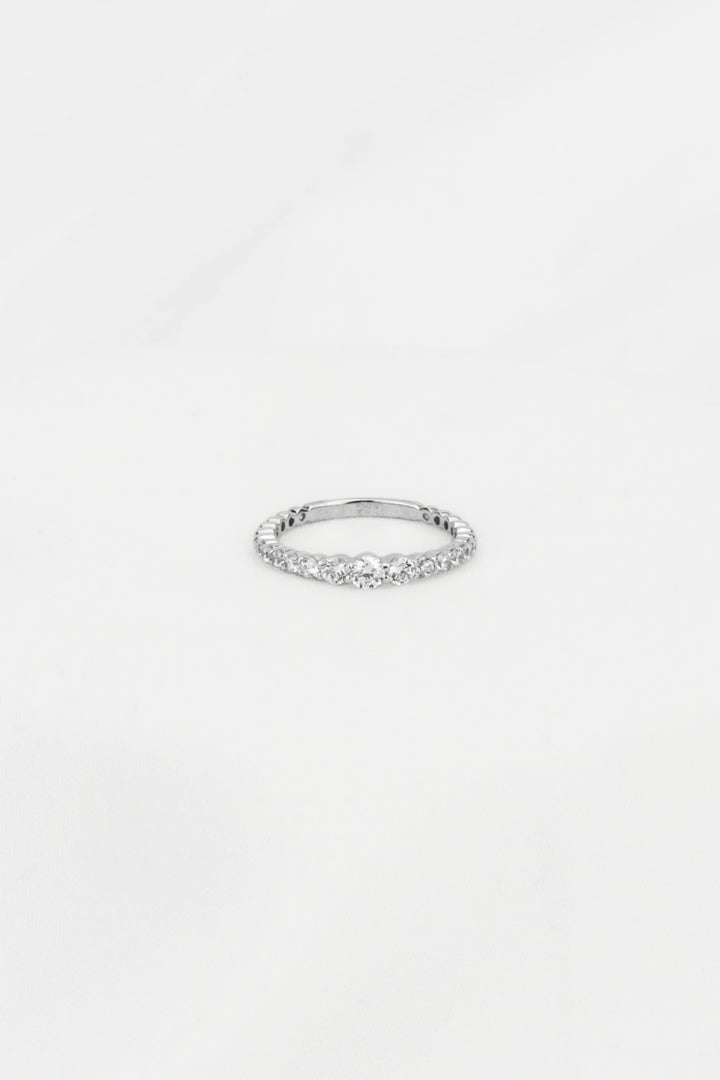 Nhẫn Nửa Viền Đá Kiểu Ý 750 Bảo Tín K&K