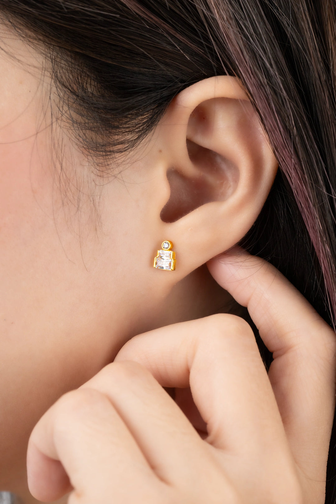 Bông Tai Hình Bánh Kem Hột Baguette Đính Đá CZ Vàng 16K Bảo Tín K&K