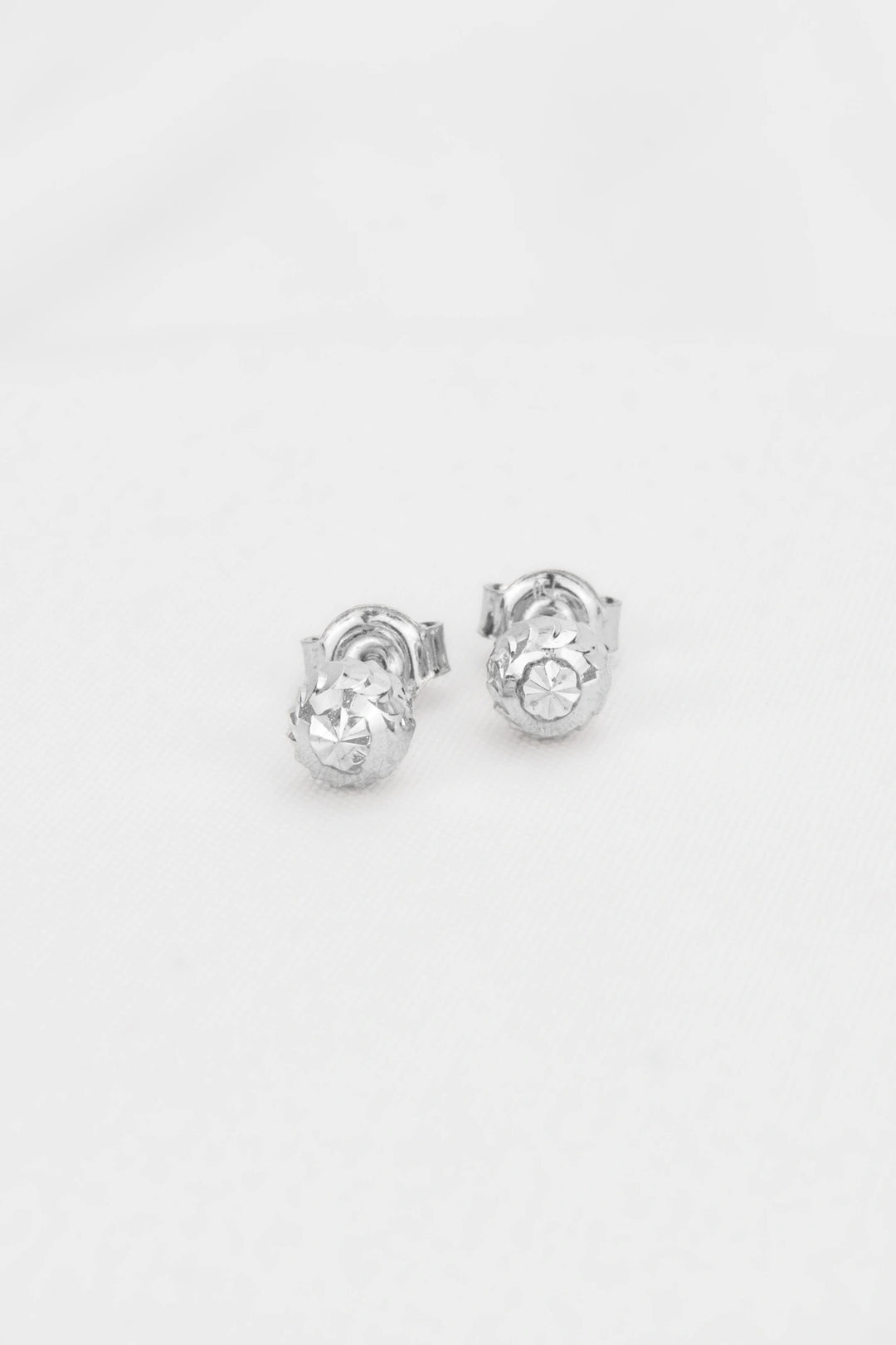 Bông Tai Hạt Bi Khắc Máy Kiểu Ý 750 Bảo Tín K&K