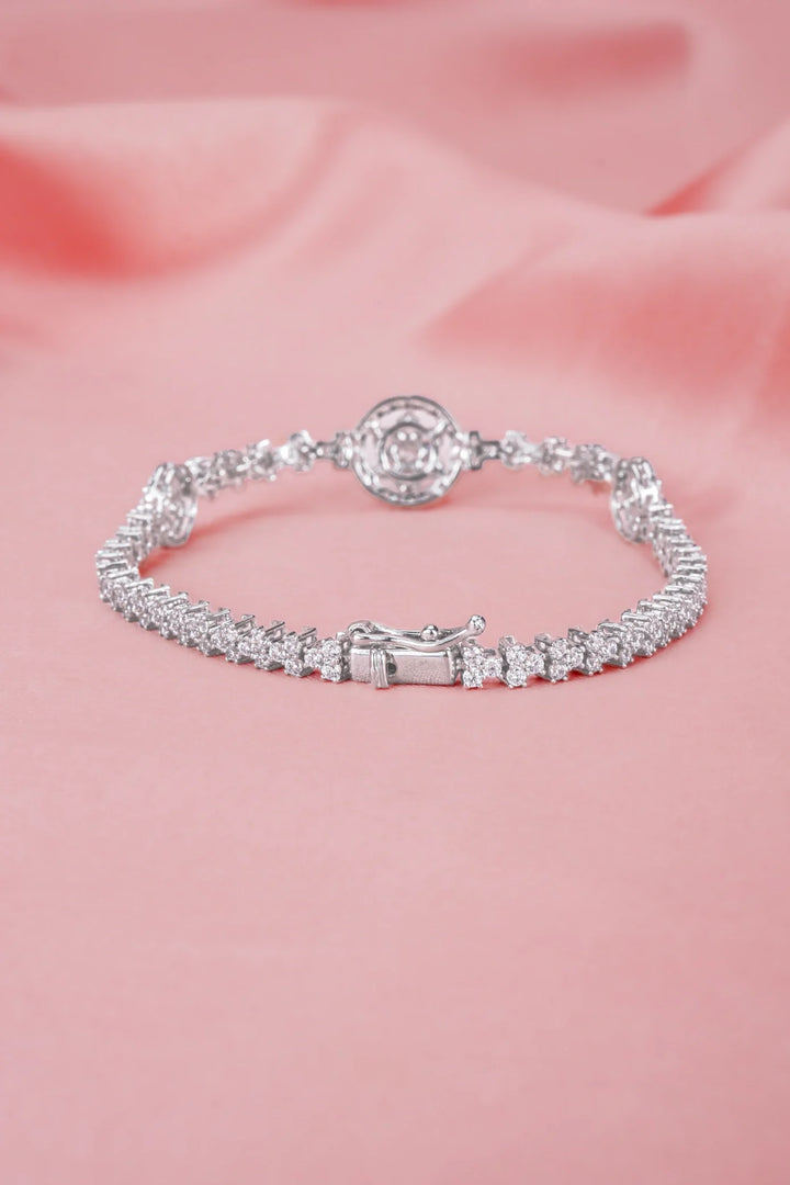 Lắc Tay Hoa 6 Cánh Viền Tròn Tấm Đính Đá CZ Kiểu Ý 750 Bảo Tín K&K