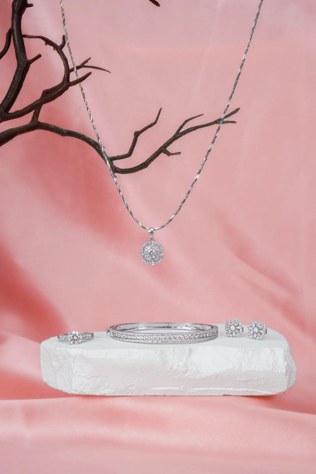 Bông Tai Hoa Vuông Tấm Baguette Đính Đá CZ Kiểu Ý 750 Bảo Tín K&K