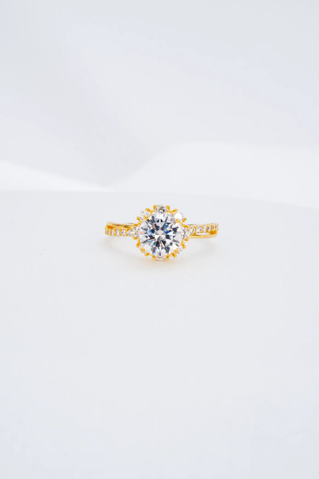 Nhẫn Cầu Hôn Kiểu Dáng Halo Vàng 16K đính đá CZ Bảo Tín K&K