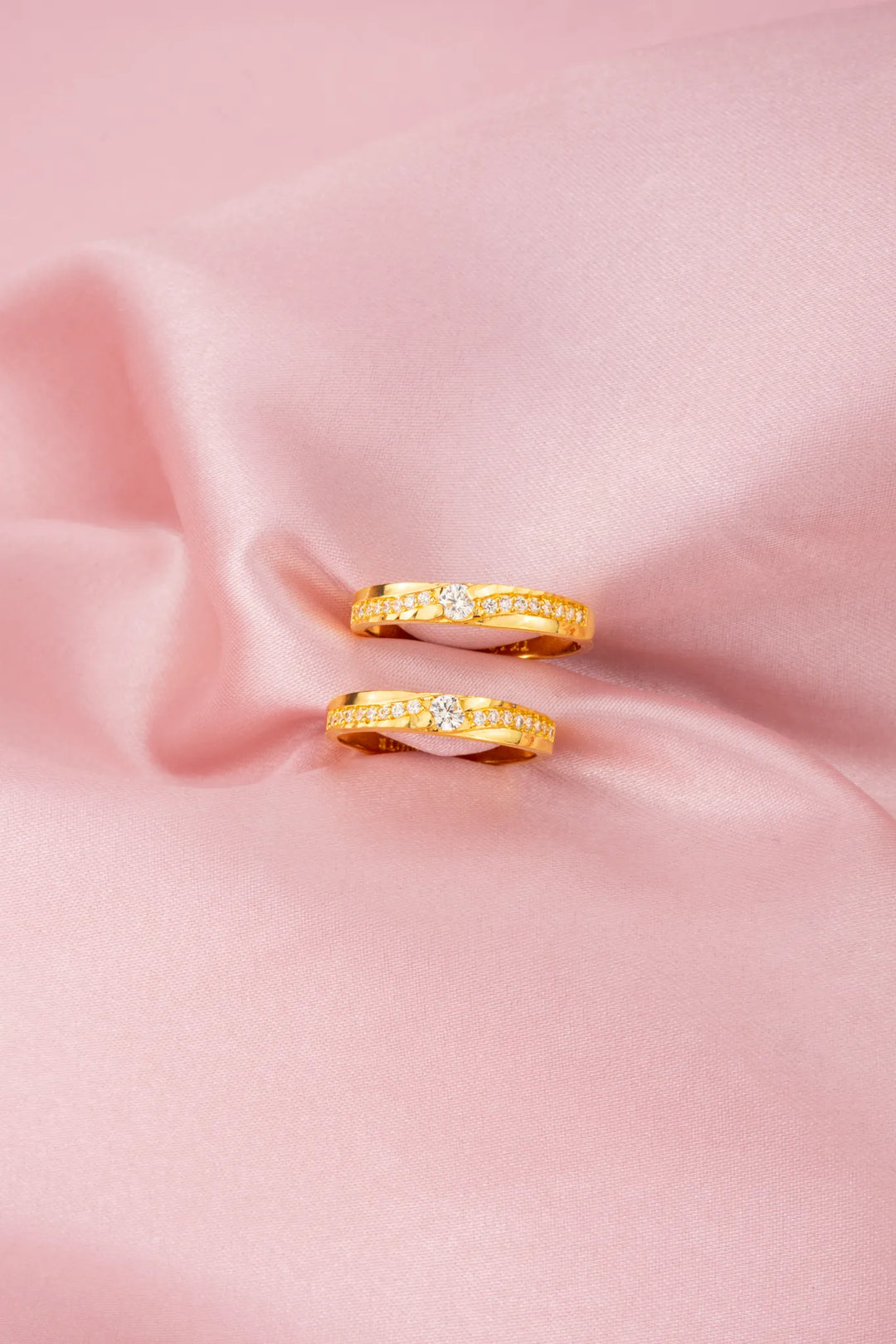 Nhẫn Cưới Hột Chìm Viền Tấm Gợn Sóng Vàng 16K Đính Đá CZ Bảo Tín K&K