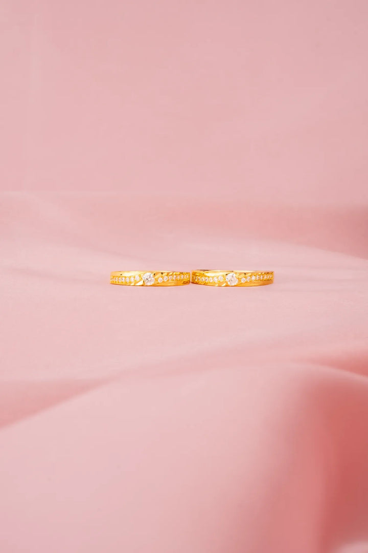 Nhẫn Cưới Hột Chìm Viền Tấm Gợn Sóng Vàng 16K Đính Đá CZ Bảo Tín K&K