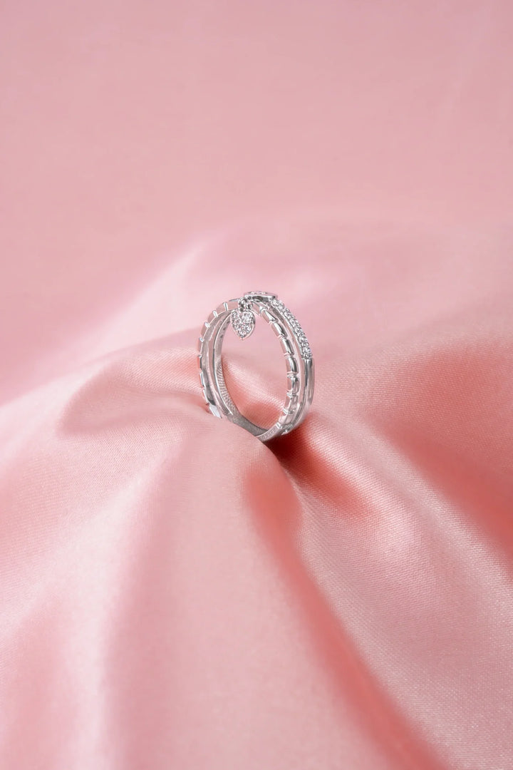 Nhẫn Hai Viền Charm Trái Tim Đính Đá CZ Kiểu Ý 750 Bảo Tín K&K