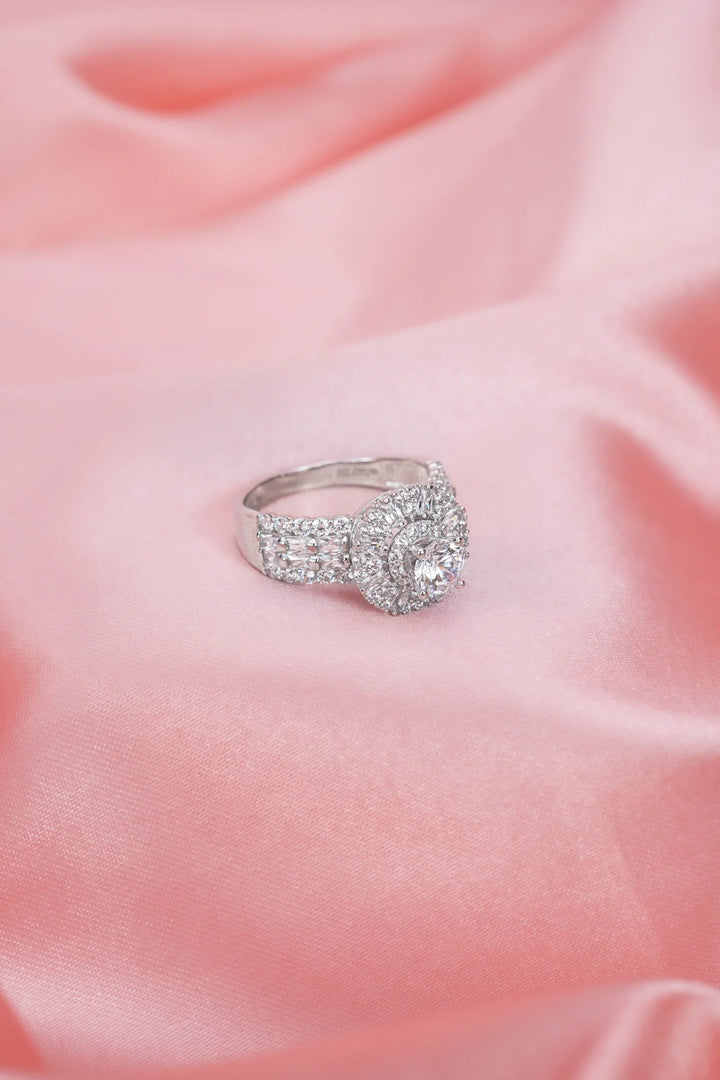 Nhẫn Oval Hai Viền Tấm Baguette Đính Đá CZ Kiểu Ý 750 Bảo Tín K&K