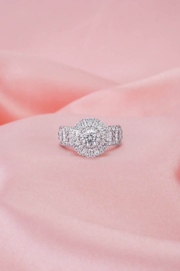 Nhẫn Oval Hai Viền Tấm Baguette Đính Đá CZ Kiểu Ý 750 Bảo Tín K&K