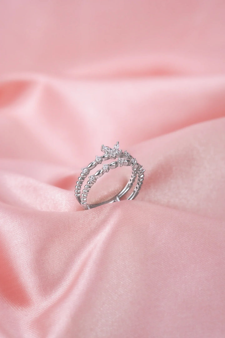 Nhẫn Đôi Hoạ Tiết Bướm Viền Đính Đá CZ Kiểu Ý 750 Bảo Tín K&K