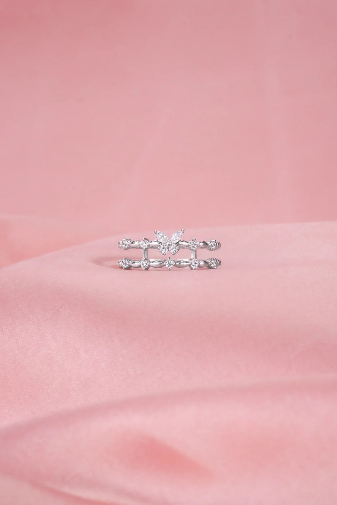 Nhẫn Đôi Hoạ Tiết Bướm Viền Đính Đá CZ Kiểu Ý 750 Bảo Tín K&K