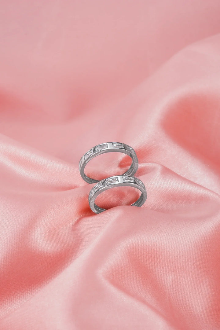 Nhẫn Cưới Đá Baguette Chìm Đính Đá CZ Kiểu Ý 750 Bảo Tín K&K