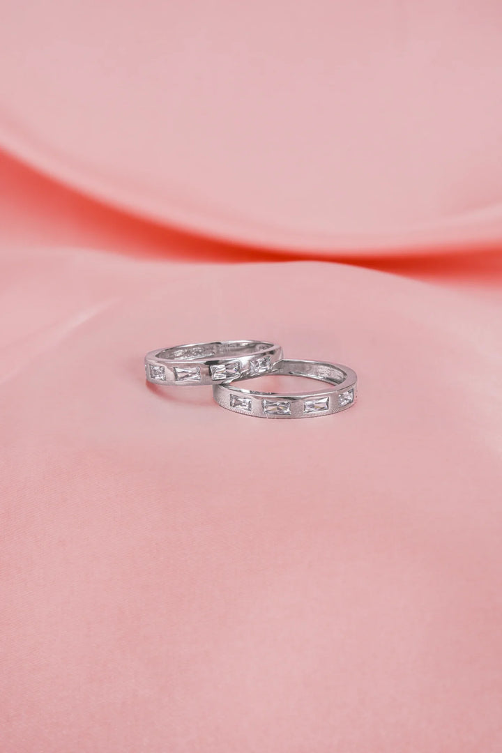 Nhẫn Cưới Đá Baguette Chìm Đính Đá CZ Kiểu Ý 750 Bảo Tín K&K