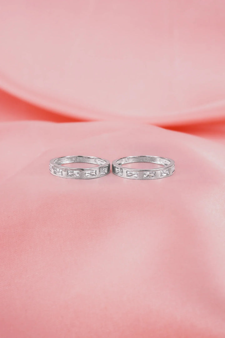 Nhẫn Cưới Đá Baguette Chìm Đính Đá CZ Kiểu Ý 750 Bảo Tín K&K