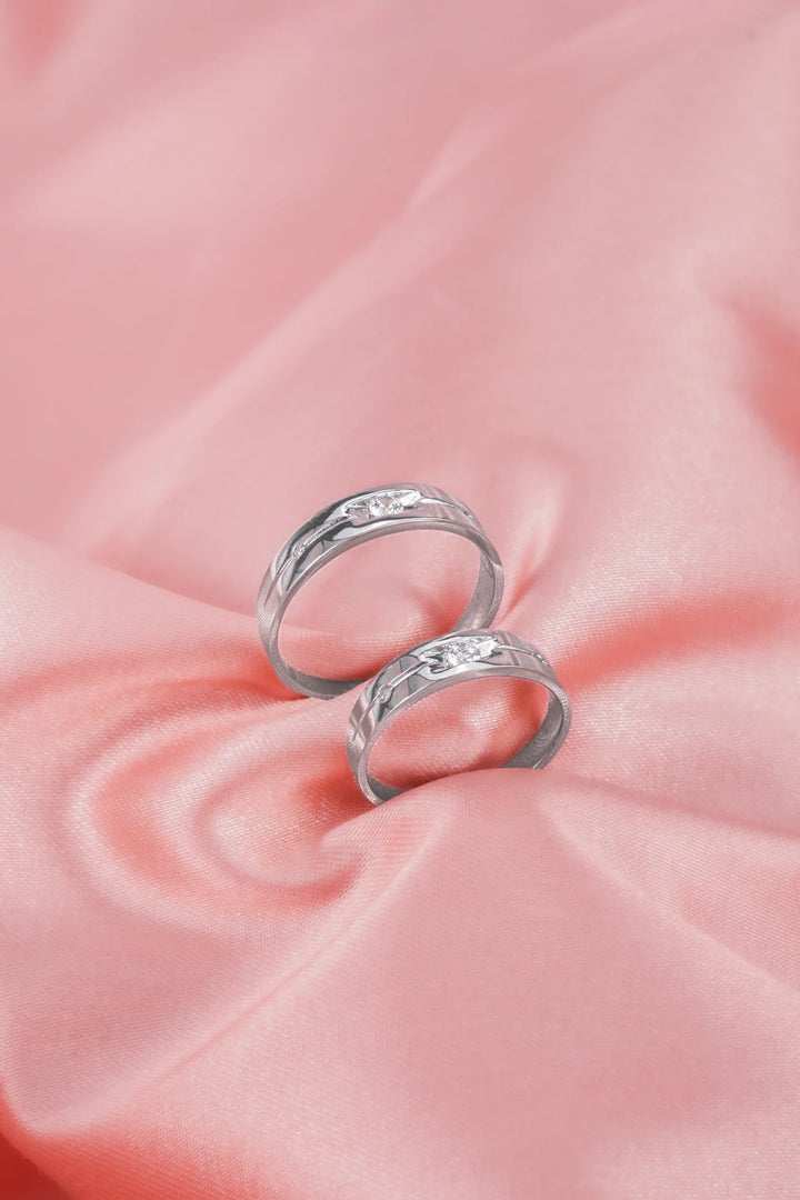 Nhẫn Cưới 3 Hột Chìm Đính Đá CZ Kiểu Ý 750 Bảo Tín K&K