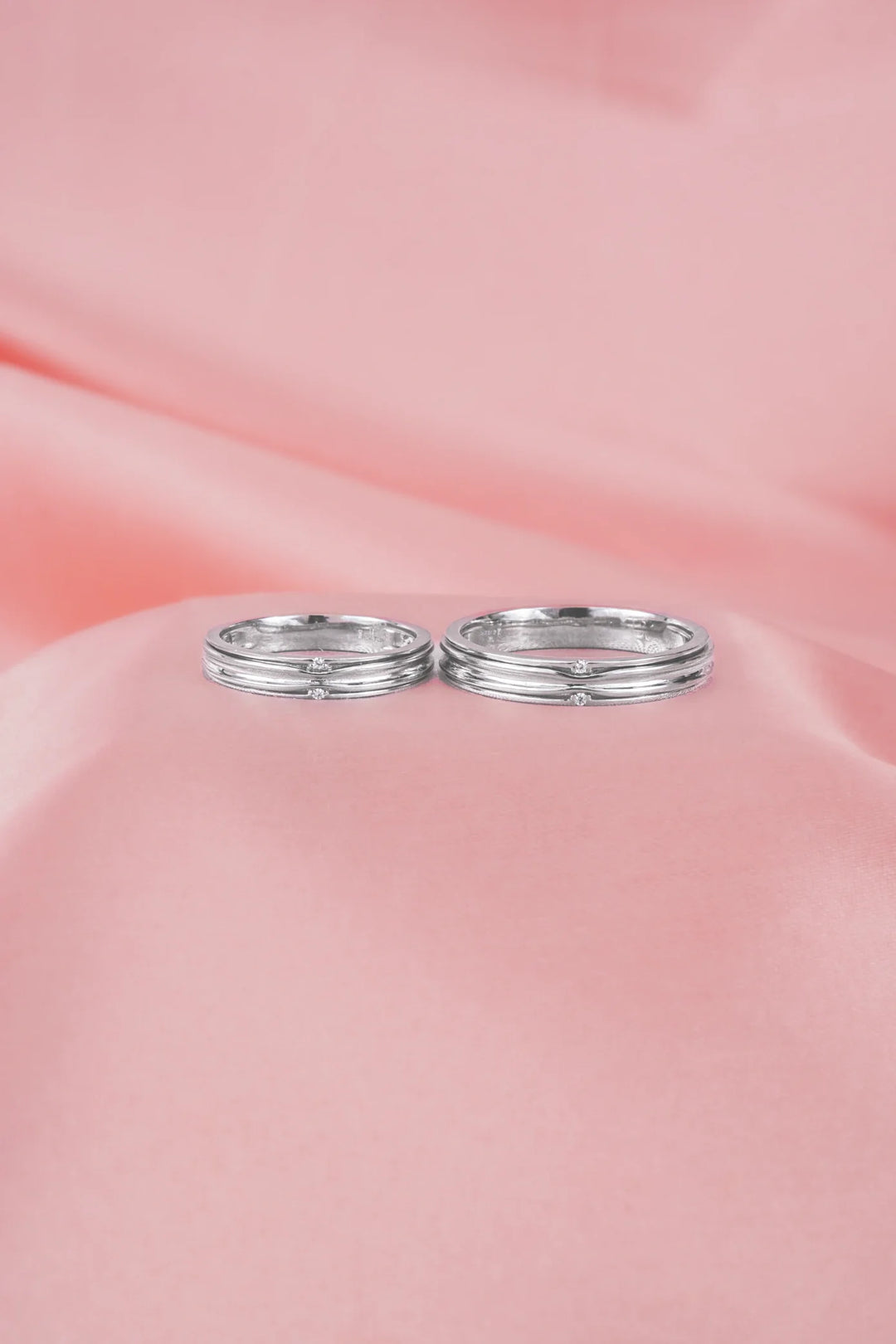 Nhẫn Cưới Viền Chìm Đính Đá CZ Kiểu Ý 750 Bảo Tín K&K