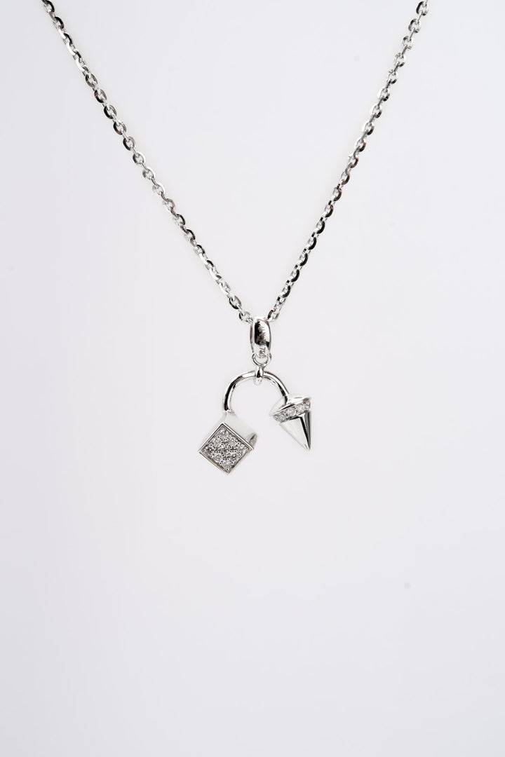 Mặt dây chuyền trắng kiểu Bảo Tín K&K Vàng kiểu Ý 750 đính Kim cương