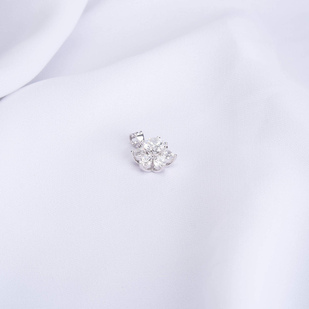 Mặt dây chuyền trắng hoa tấm Bảo Tín K&K Vàng kiểu Ý 750 đính Đá cao cấp