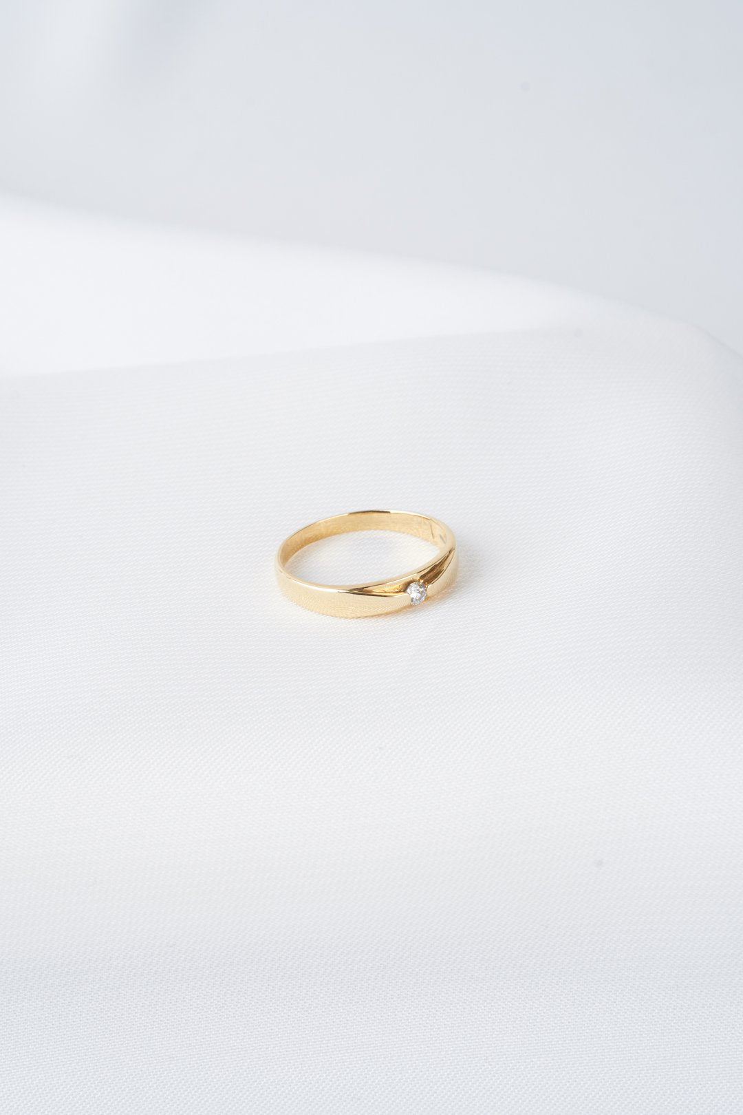 Nhẫn cưới vàng 1h kẹp Bảo Tín K&K Vàng 18K đính Đá cao cấp