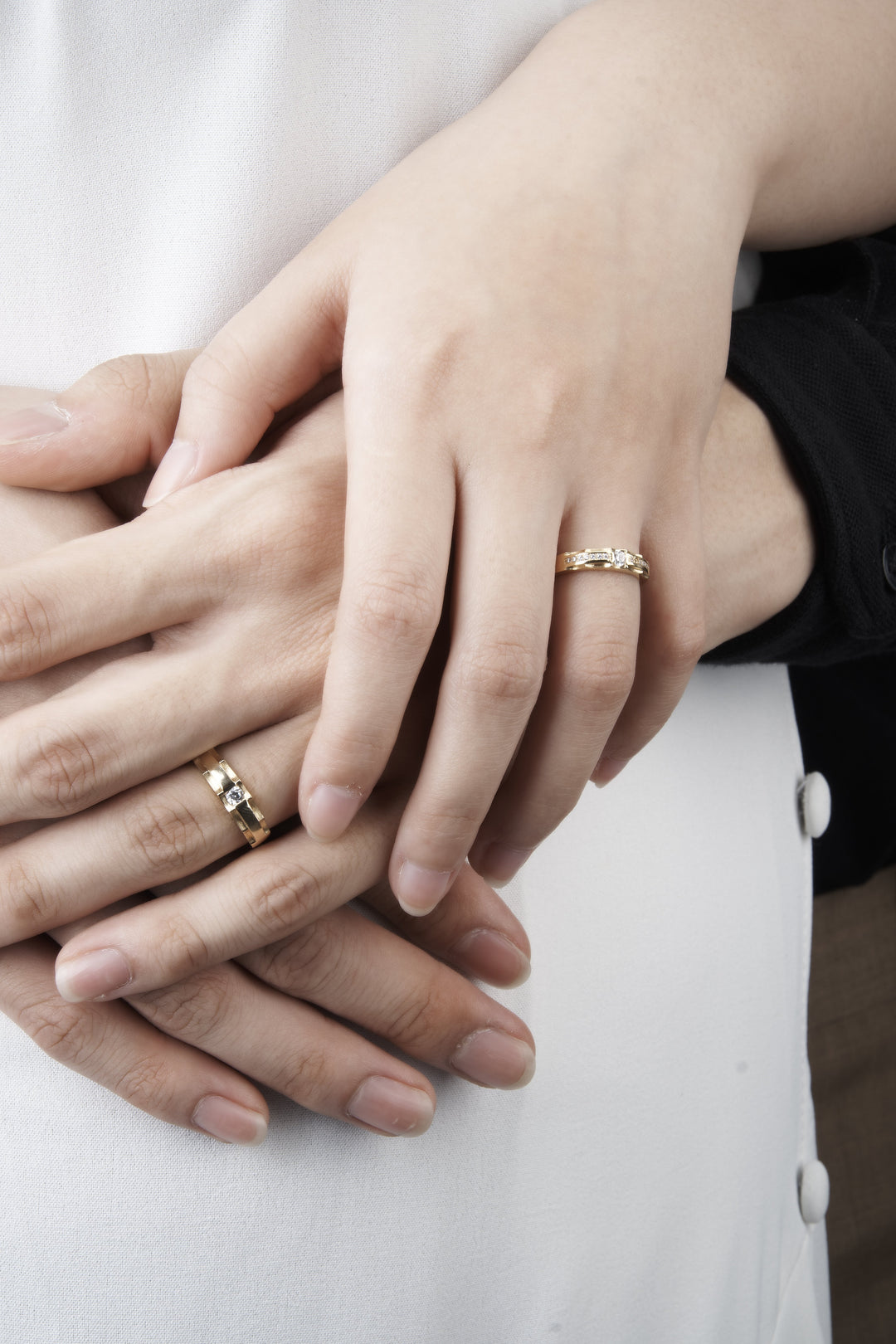 Nhẫn cưới vàng 1h kẹp Bảo Tín K&K Vàng 18K đính Đá cao cấp