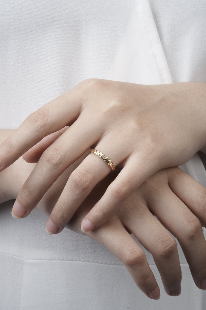 Nhẫn cưới vàng 1h chìm móc máy Bảo Tín K&K Vàng 18K đính Đá cao cấp