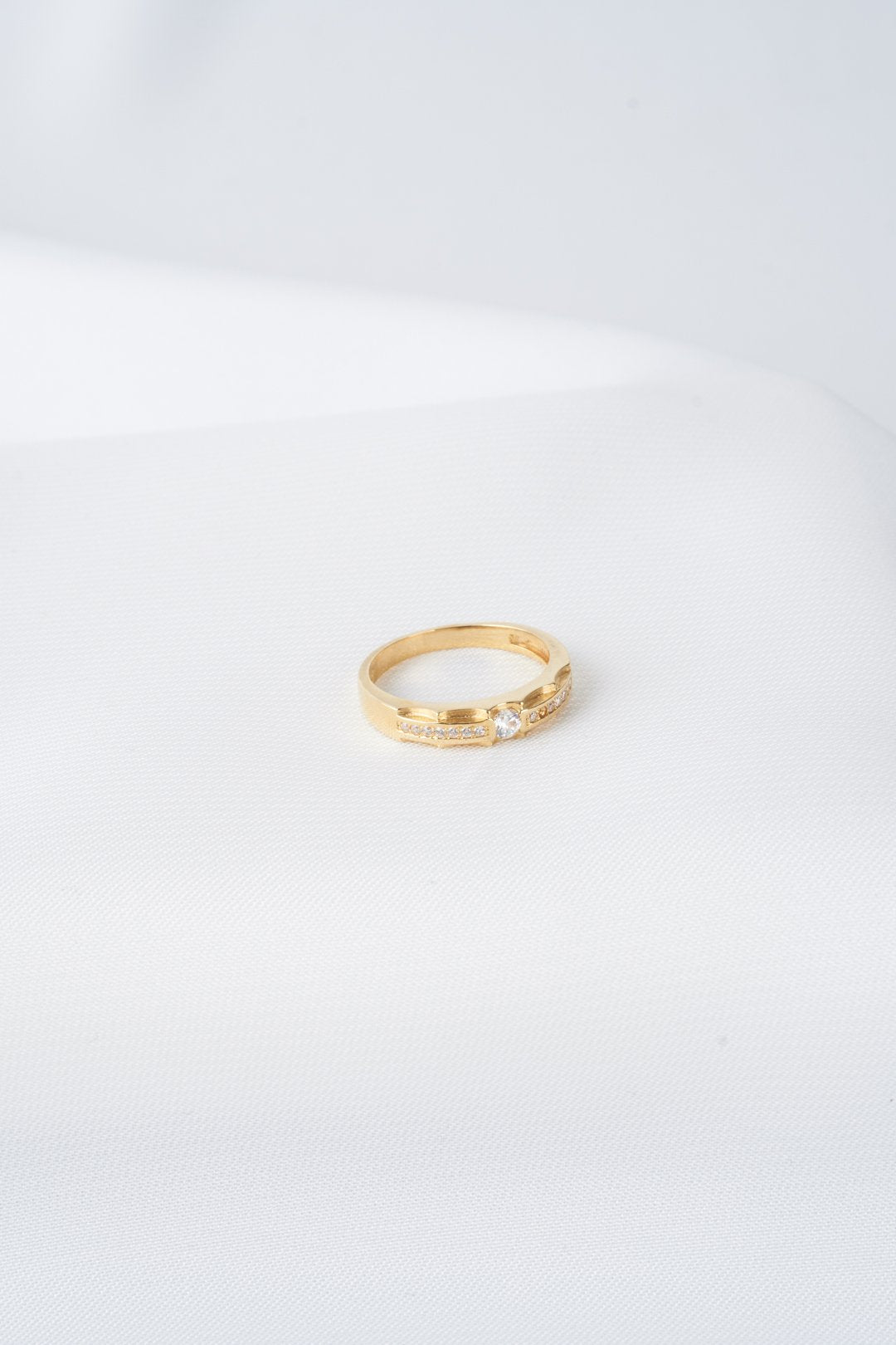 Nhẫn cưới vàng cưới tấm Bảo Tín K&K Vàng 18K đính Đá cao cấp