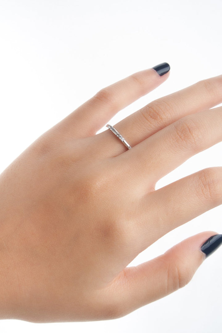 Nhẫn trắng khúc tấm Bảo Tín K&K Vàng kiểu Ý 750 đính Đá cao cấp