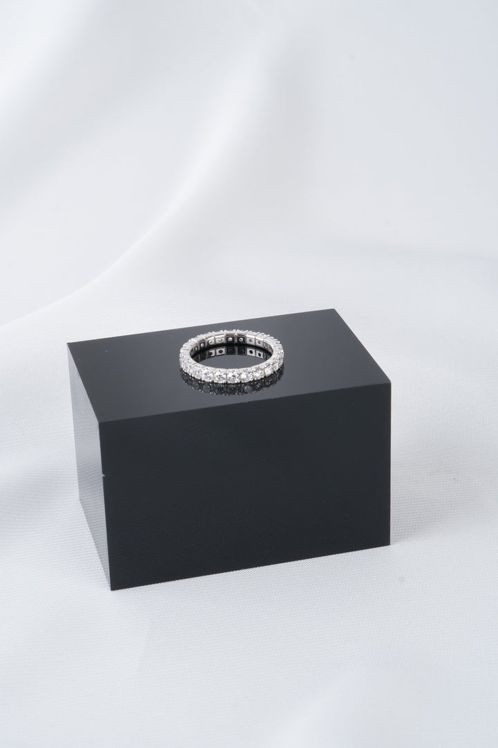 Nhẫn trắng 1 hàng tấm Bảo Tín K&K Vàng kiểu Ý 750 đính Đá cao cấp