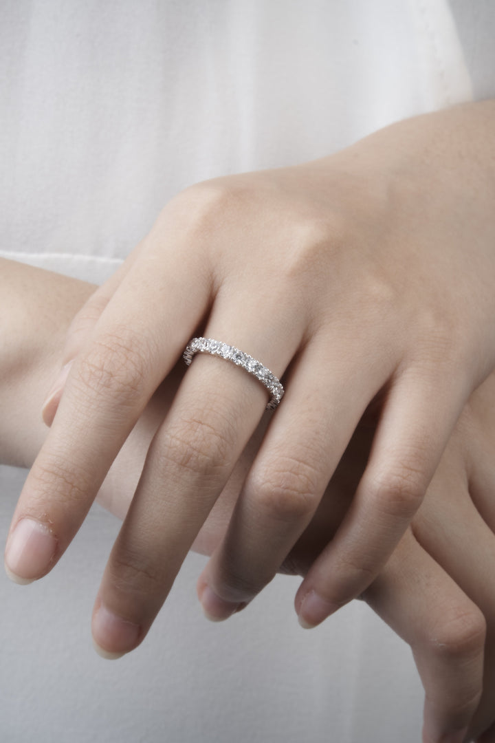 Nhẫn trắng 1 hàng tấm Bảo Tín K&K Vàng kiểu Ý 750 đính Đá cao cấp