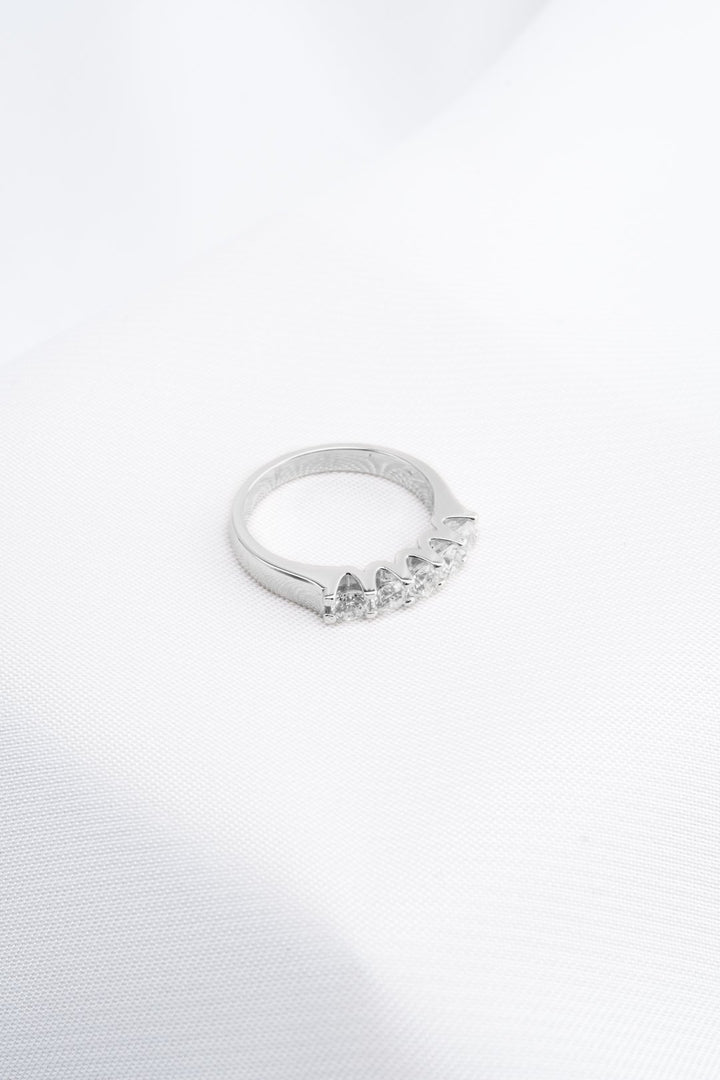 Nhẫn trắng kết Bảo Tín K&K Vàng kiểu Ý 750 đính Đá cao cấp