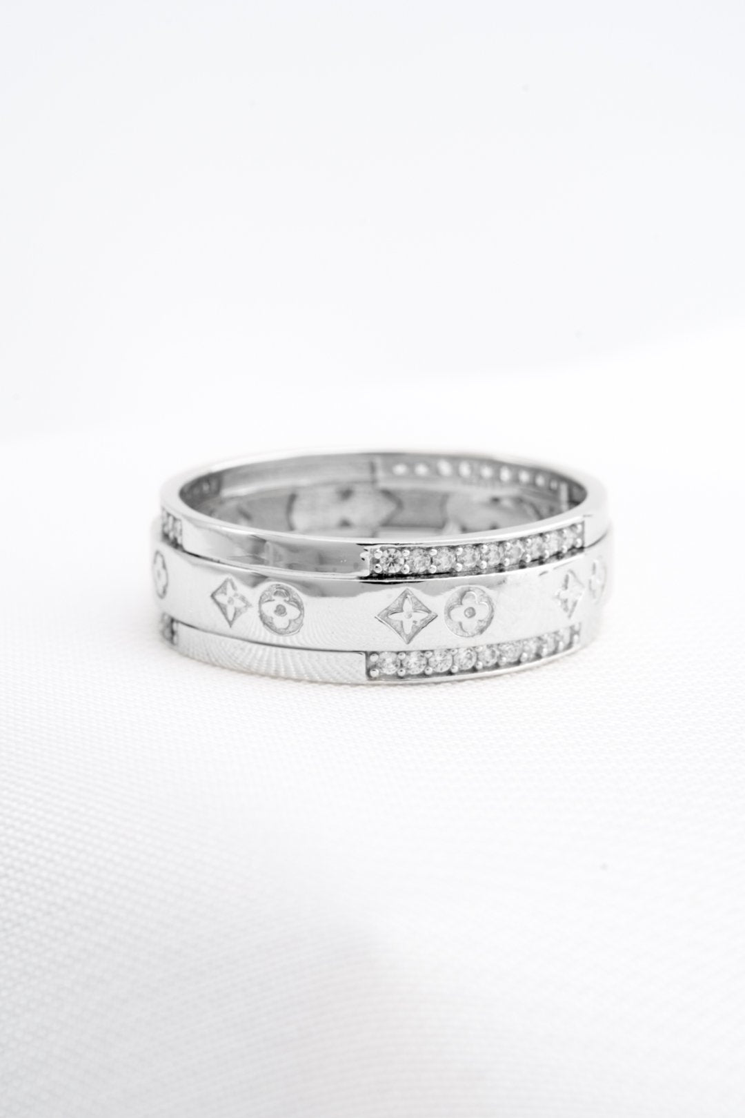 Nhẫn trắng bản tấm Bảo Tín K&K Vàng kiểu Ý 750 đính Đá cao cấp