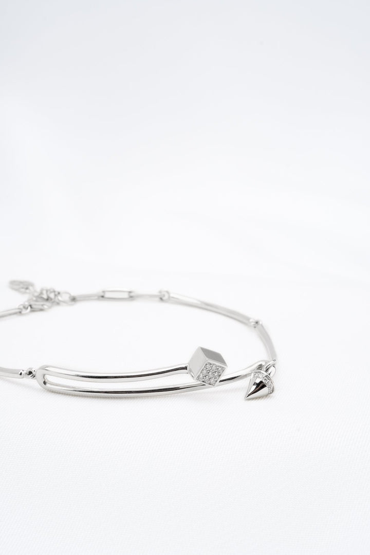 Vòng, lắc xoàn trắng kiểu Bảo Tín K&K Vàng kiểu Ý 750 đính Kim cương