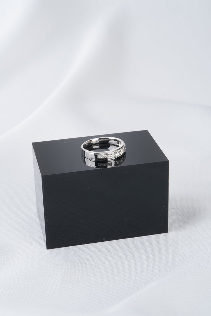 Nhẫn trắng xoàn tấm Bảo Tín K&K Vàng kiểu Ý 750 đính Kim cương