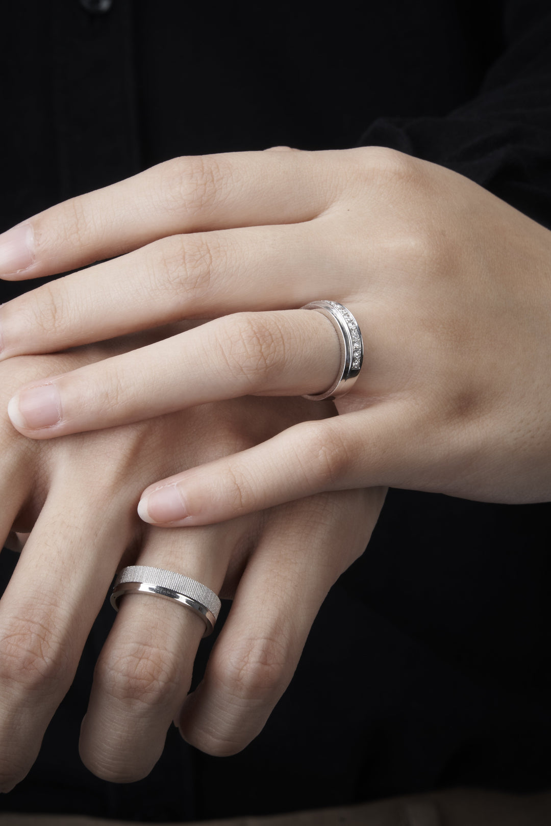 Nhẫn trắng xoàn 1 hàng tấm Bảo Tín K&K Vàng kiểu Ý 750 đính Kim cương