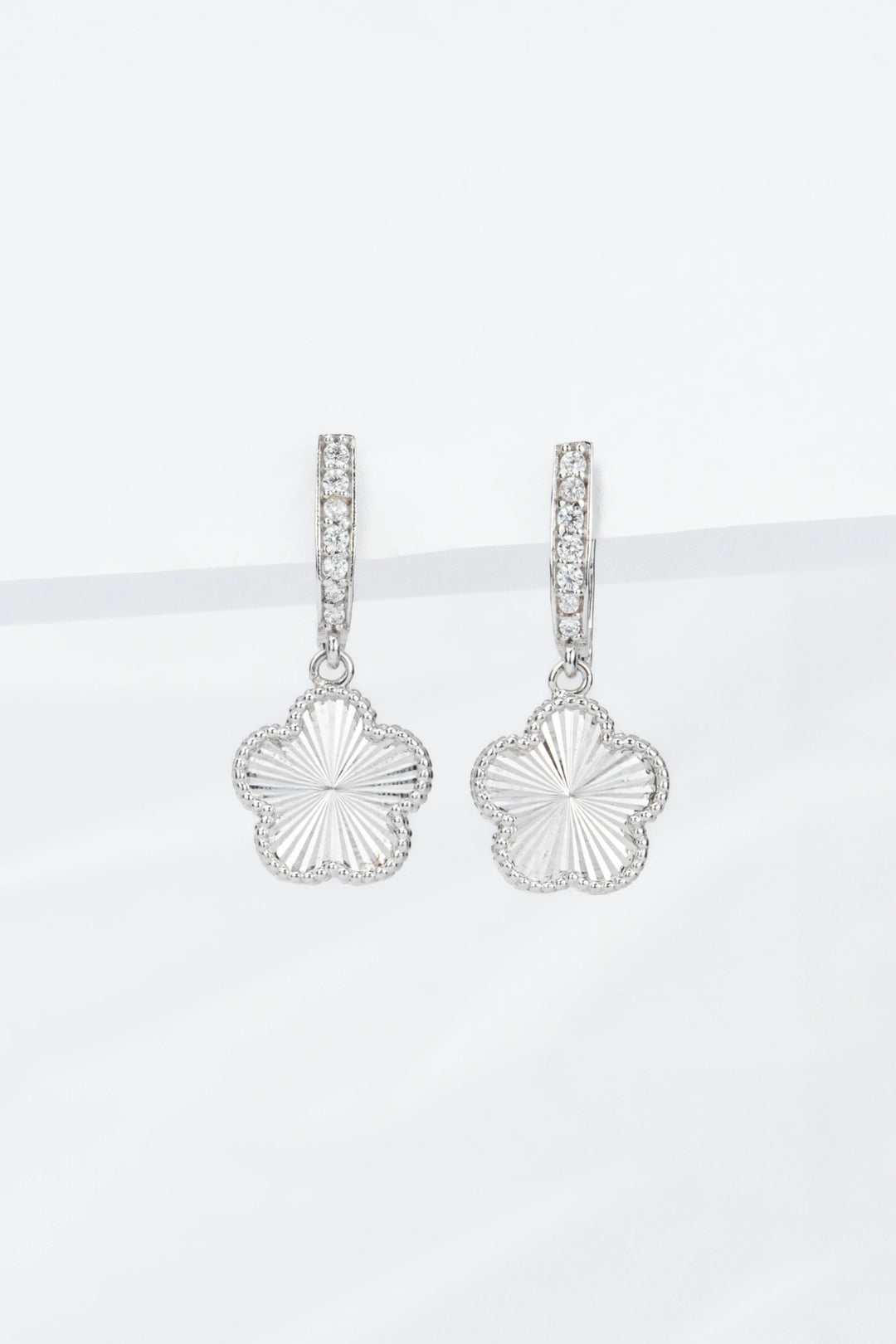 Bông Tai Khoen Tấm Hoa 5 Cánh Vàng 610 Đính Đá CZ Bảo Tín K&K